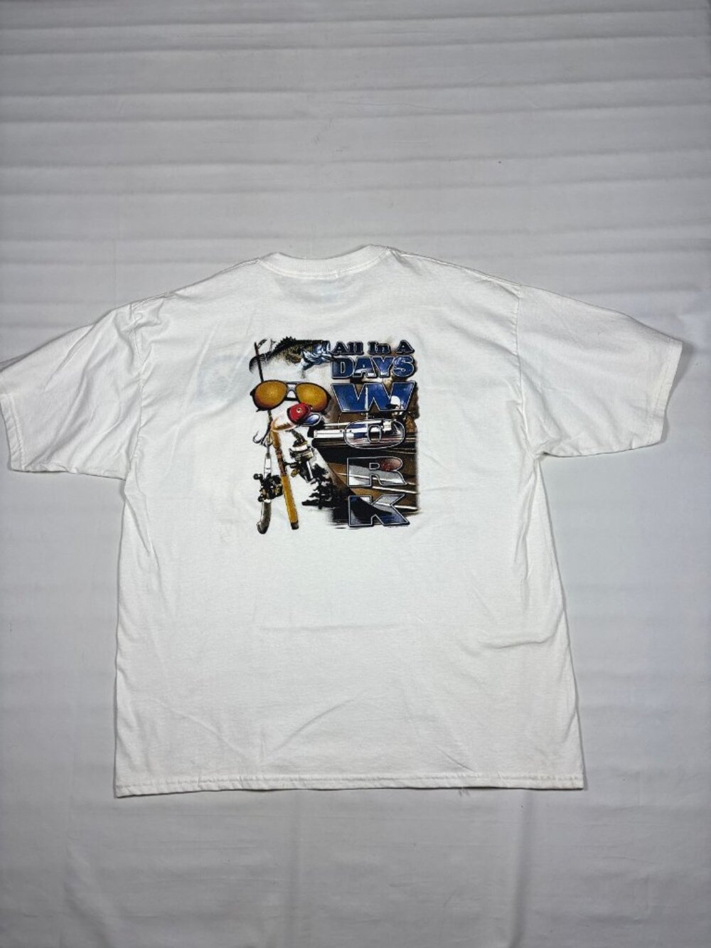 Gildan The One That Got Away Embroidered Pocket T Shirt White Fishing Mens 2XL